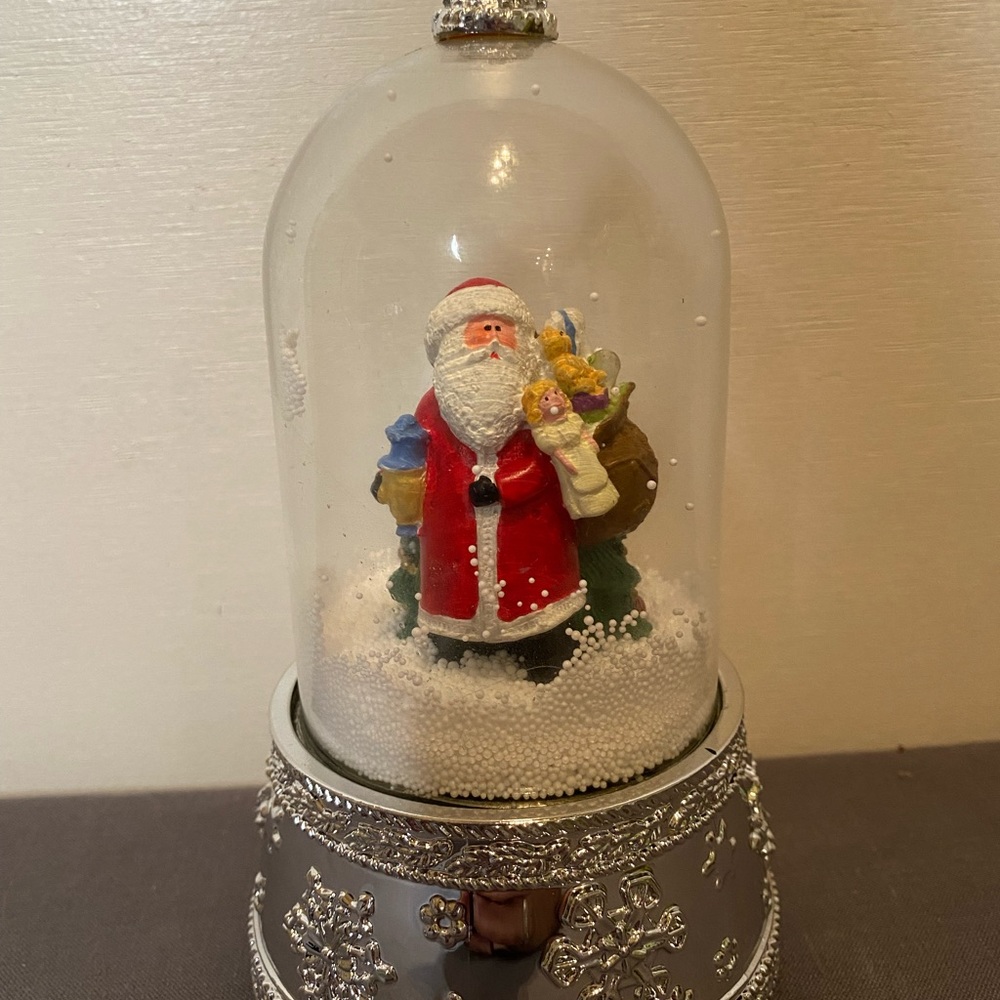 International Lifetime Brands Inc. Glass & Silver Dome Santa Snow with Blower